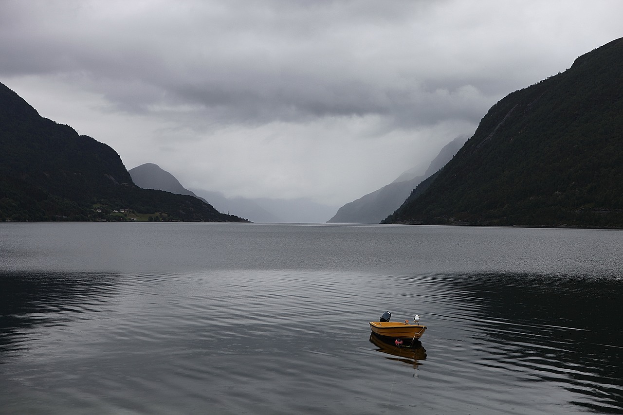 Fjordas, Vanduo, Kalnai, Nordfjord, Norvegija, Boot, Poilsis, Tylus, Vienatvė, Trueb