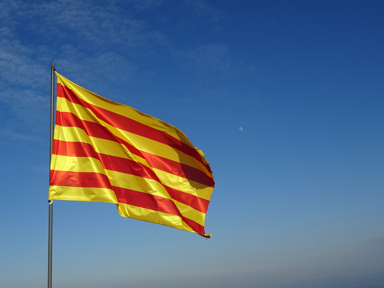 Vėliava, Katalonų, Senjera, Plaukiojantys, Katalonija, Catalunya, Nemokamos Nuotraukos,  Nemokama Licenzija