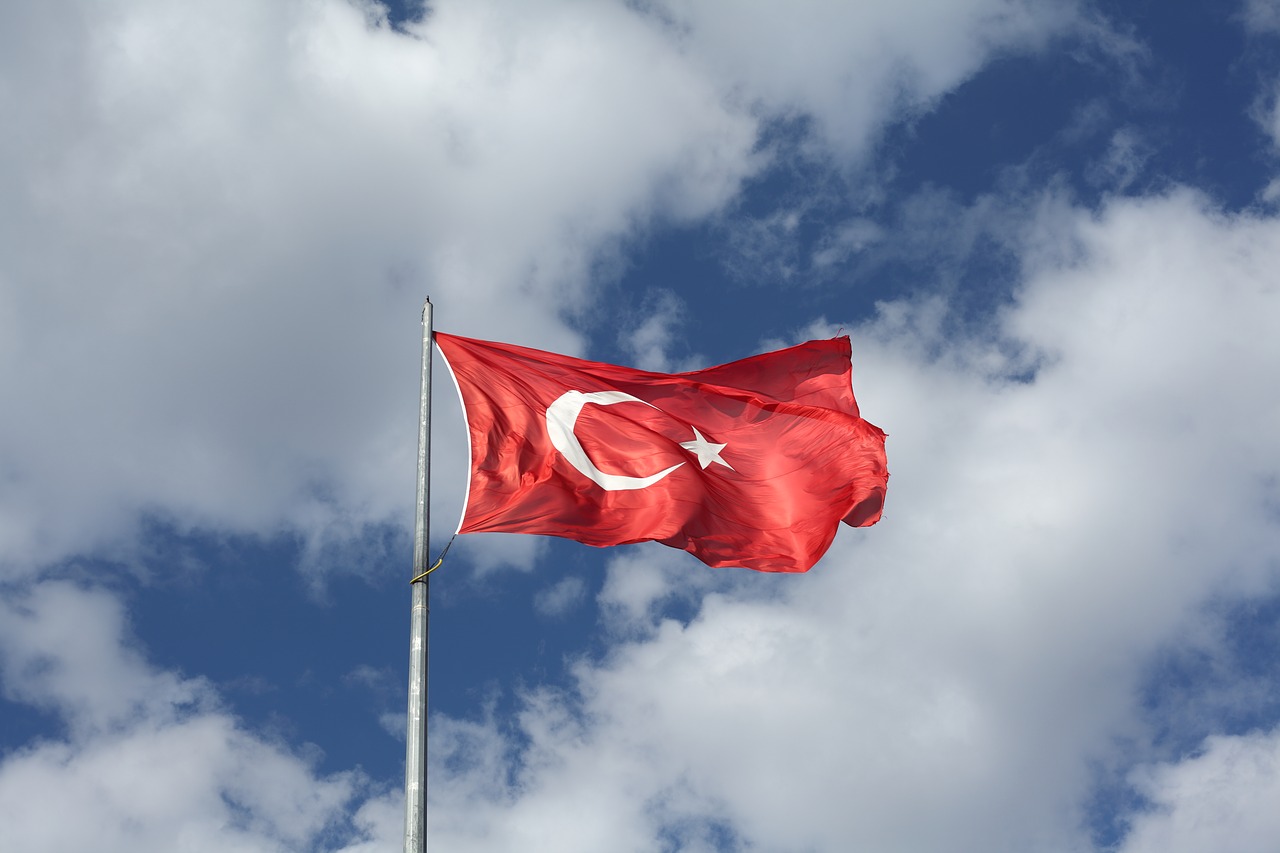 Vėliava, Turkish, Turkija, Raudona, Mėlynas, Dangus, Vėjas, Debesis, Atatürk, Svyravimai