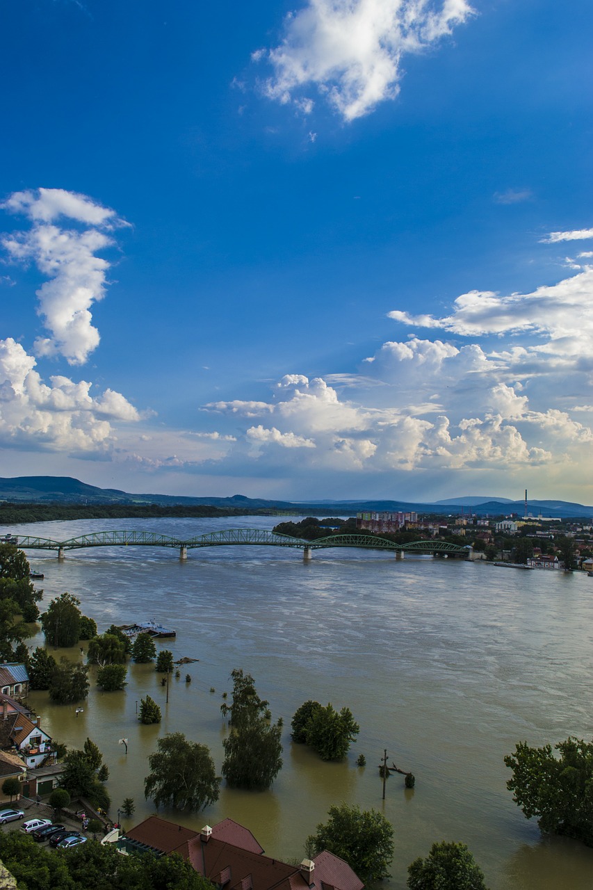 Potvynis, Danube, Esztergom, Tiltas, Upė, Mėlynas, Dangus, Sienos, Vengrija, Miestas