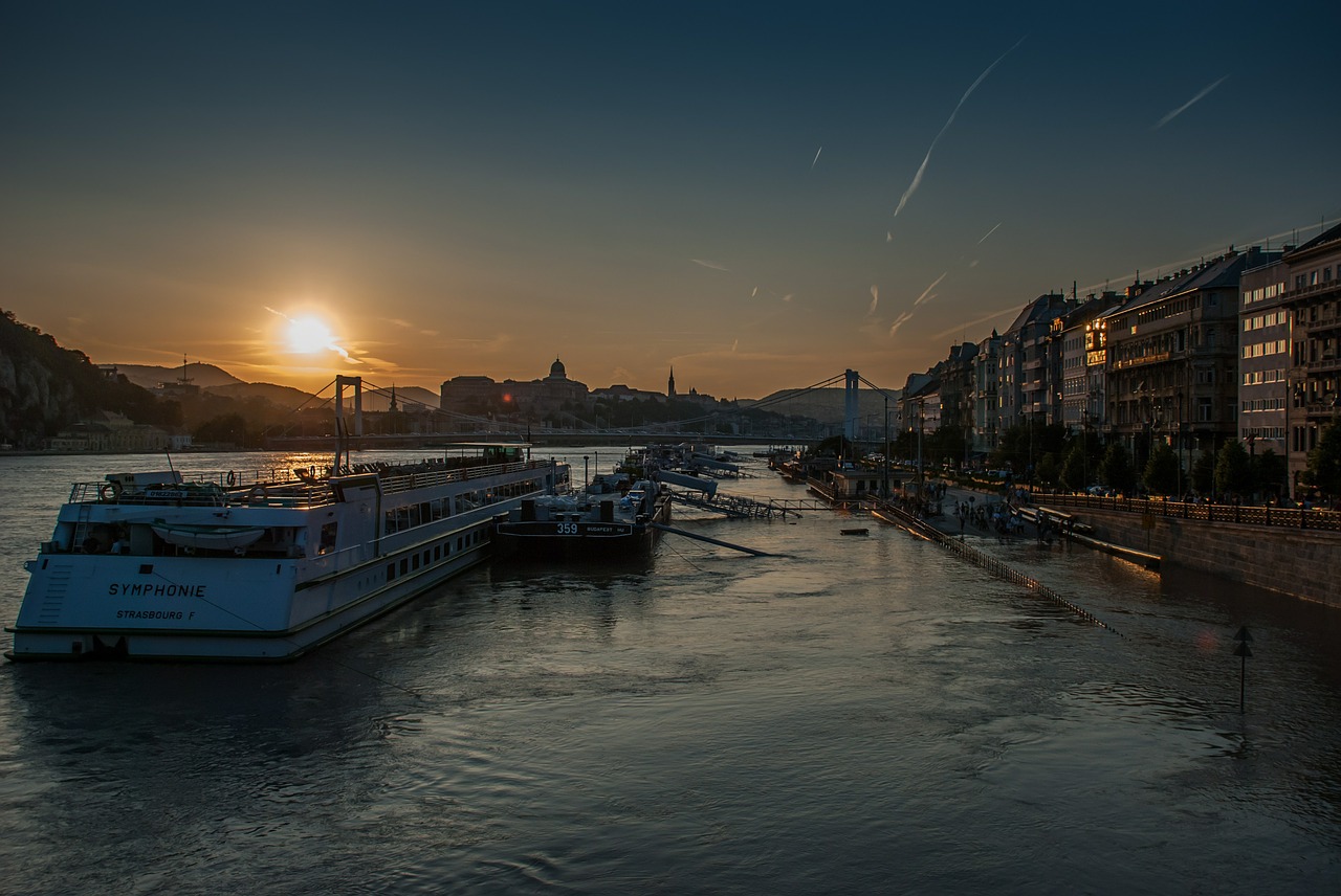 Potvynis, Budapest, Vengrija, Upė, Saulėlydis, Vanduo, Žalą, Natūralus, Aplinka, Potvynis