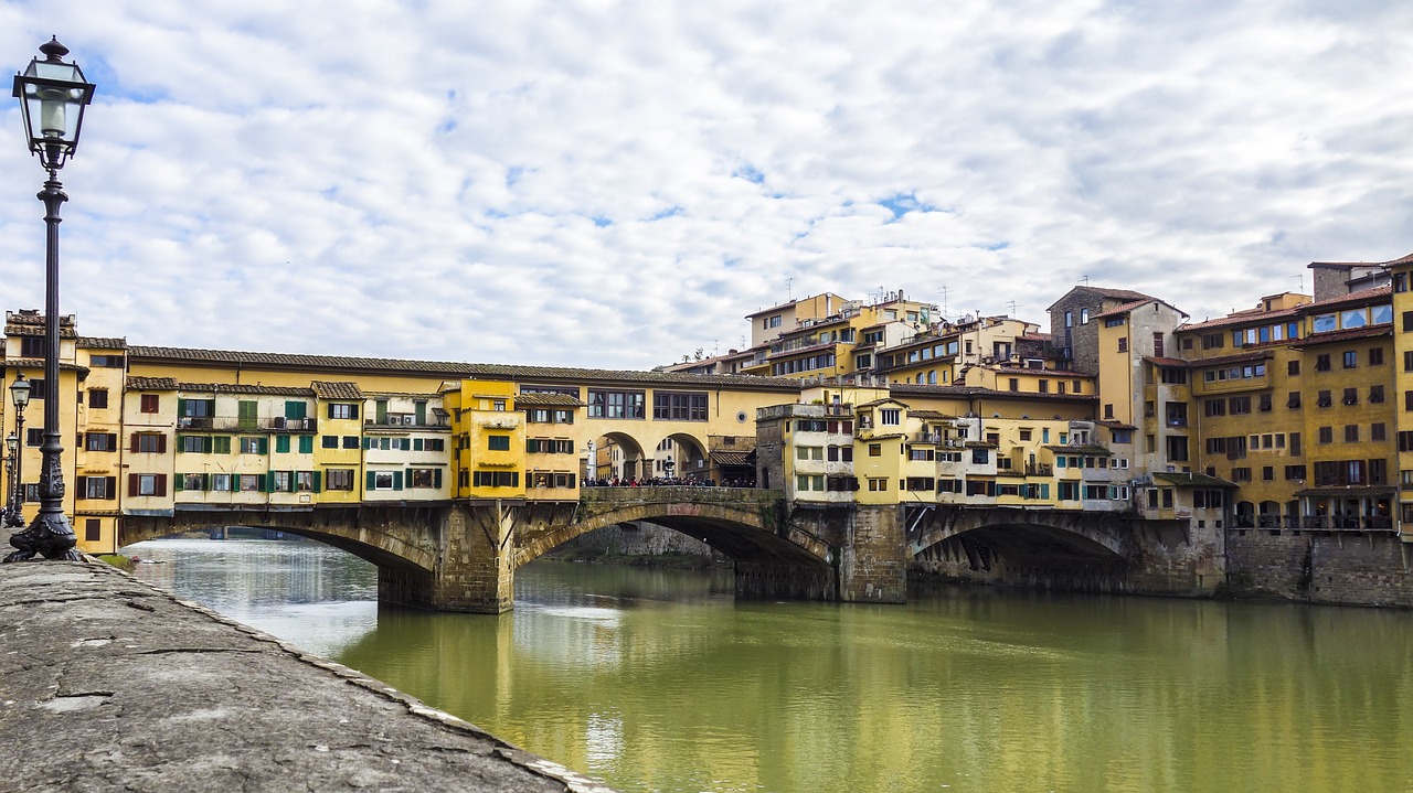 Florencija, Ponte Vecchio, Tiltas, Italy, Vanduo, Upė, Veidrodinis Vaizdas, Bewöklt, Miestas, Nemokamos Nuotraukos
