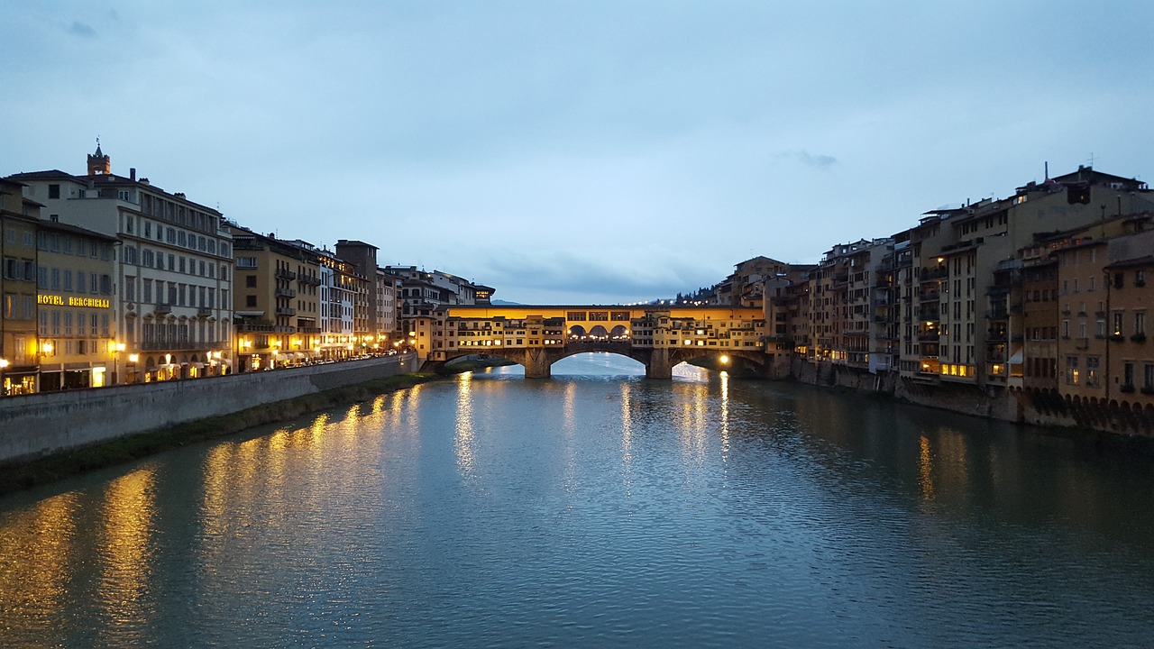 Florencija, Arno, Toskana, Ponte Vecchio, Italy, Upė Arno, Paminklas, Apmąstymai, Miestas, Turizmas