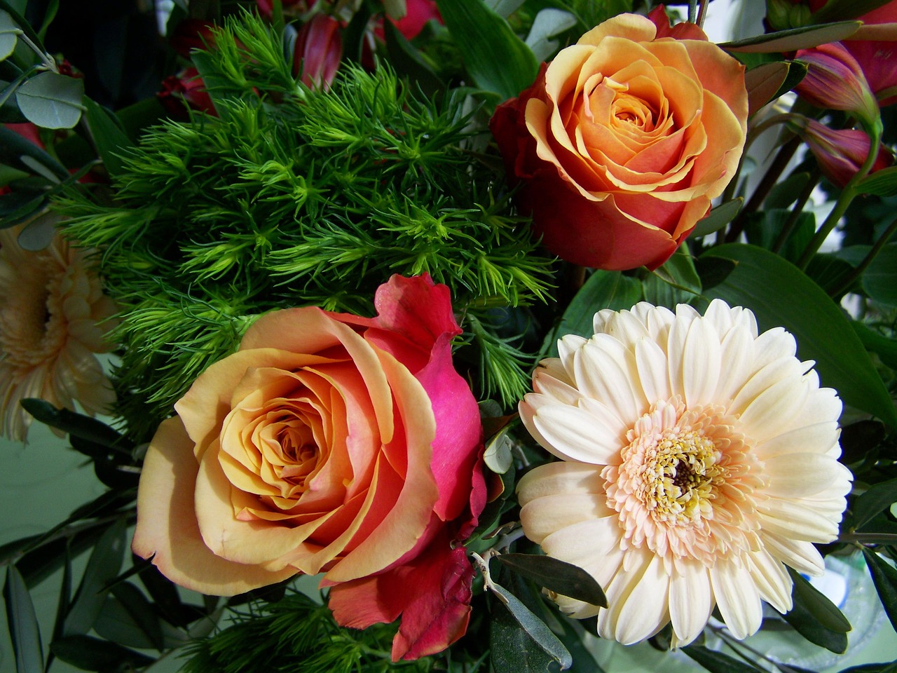 Gėlių Puokštė, Rožė, Gerbera, Skintos Gėlės, Nemokamos Nuotraukos,  Nemokama Licenzija
