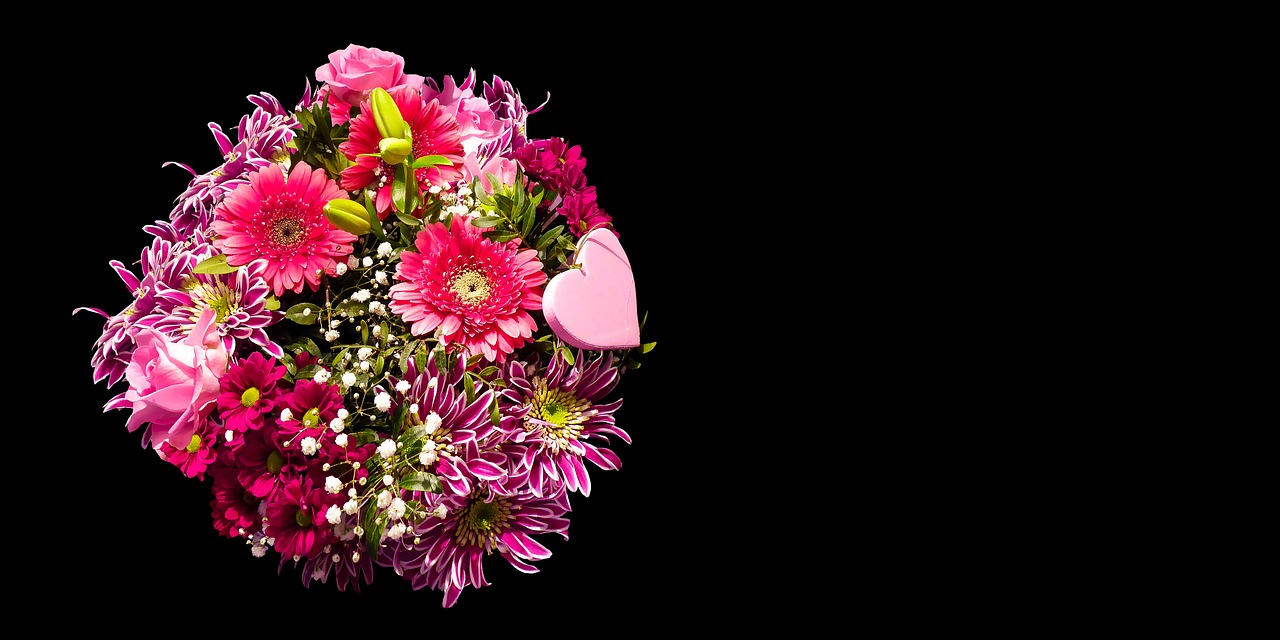 Gėlės,  Širdies,  Rožės,  Širdies Gėlės,  Gėlių Dekoracijos,  Apdaila,  Gėlių Dekoracija,  Lapai,  Meilė,  Atminties