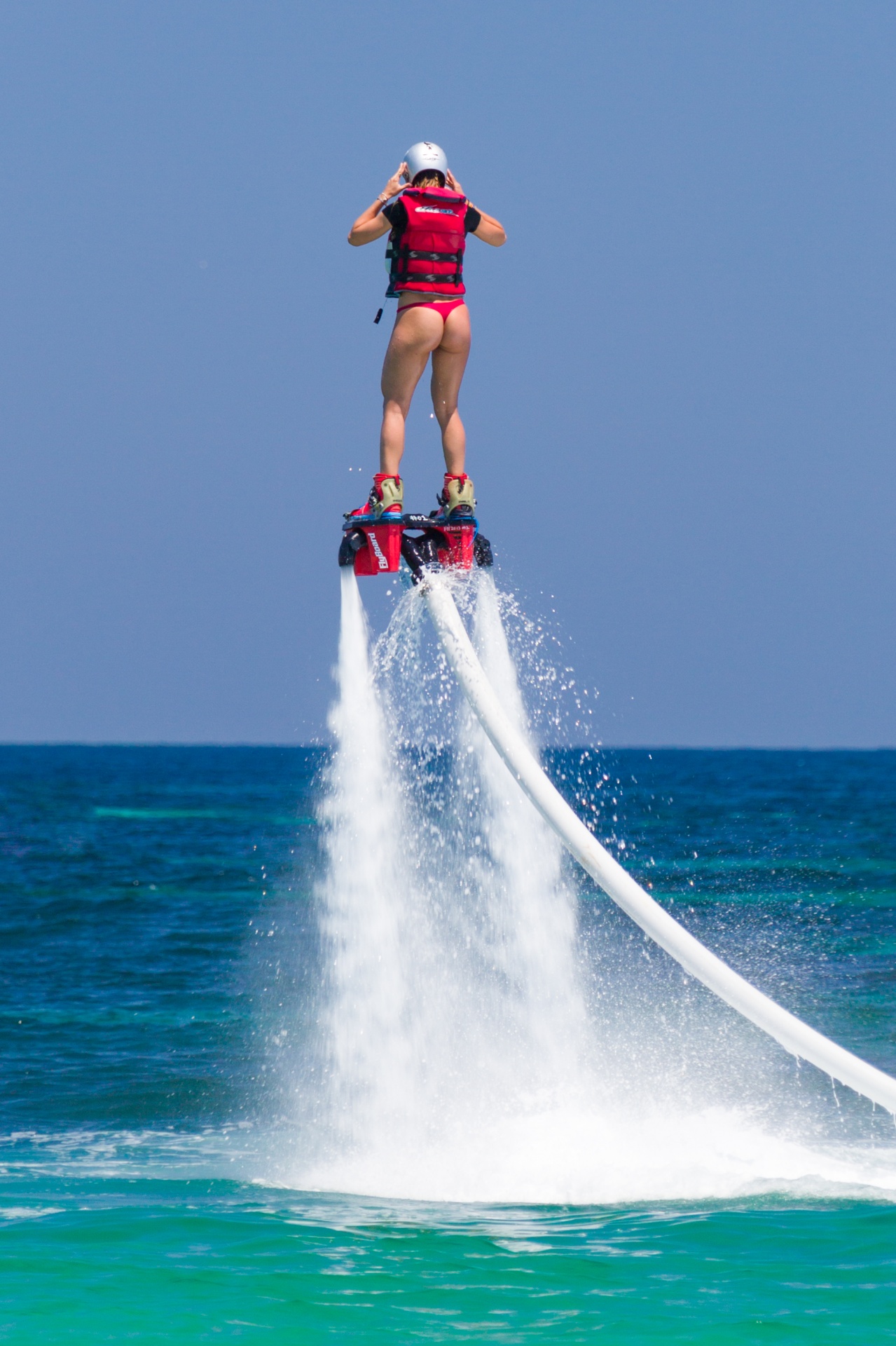 Veiksmas,  Pritraukimas,  Balansas,  Bikini,  Skristi,  Flyboard,  Plaukiojimas Laivu,  Reaktyvinė Skraidyklė,  Žmonės,  Jūra