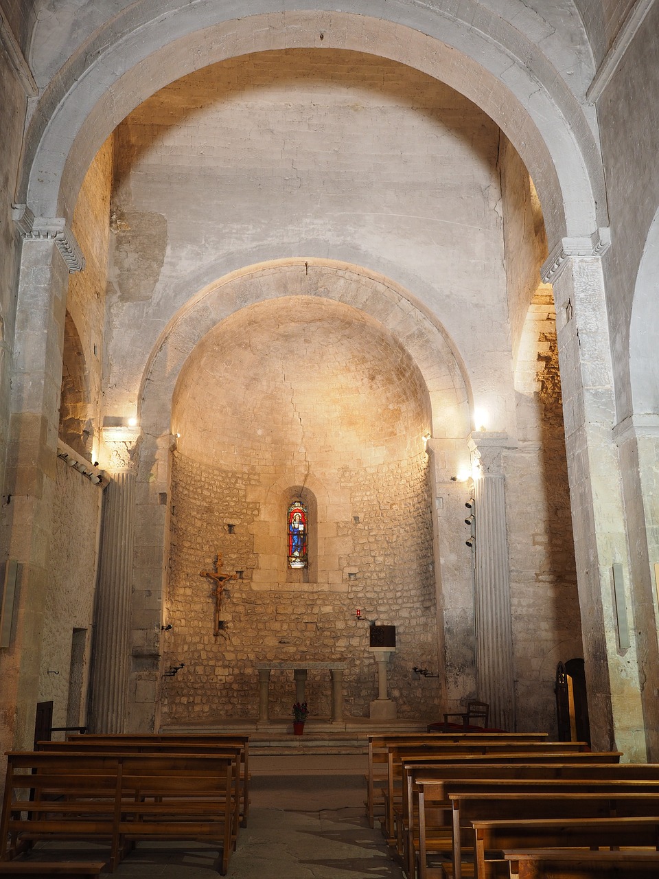 Fontaine-De-Vaucluse, Bažnyčia, Notre-Dame-De-Fontano-De-Vaucluse, Kaimo Bažnyčia, Interjero, Kupolas, Tikėjimas, Malda, Krikščionybė, Romaniškoji Bažnyčia
