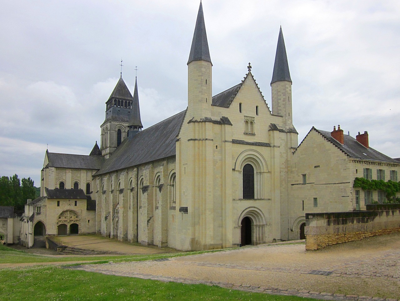 Fontevraud Abbey, Abatija, Vienuolynas, France, Chinon, Romanesque, Gotika, Unesco, Nemokamos Nuotraukos,  Nemokama Licenzija