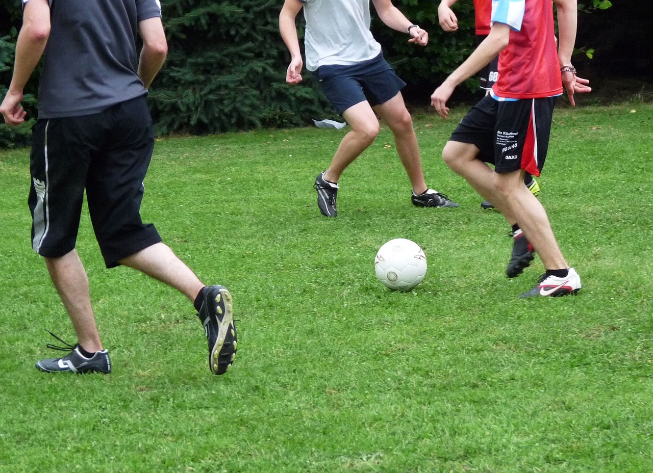 Futbolas, Rutulys, Sportas, Futbolininkai, Futbolininkas, Sporto Šakos, Mokymas, Skubėti, Sporto Aikštelė, Futbolo Rungtynės