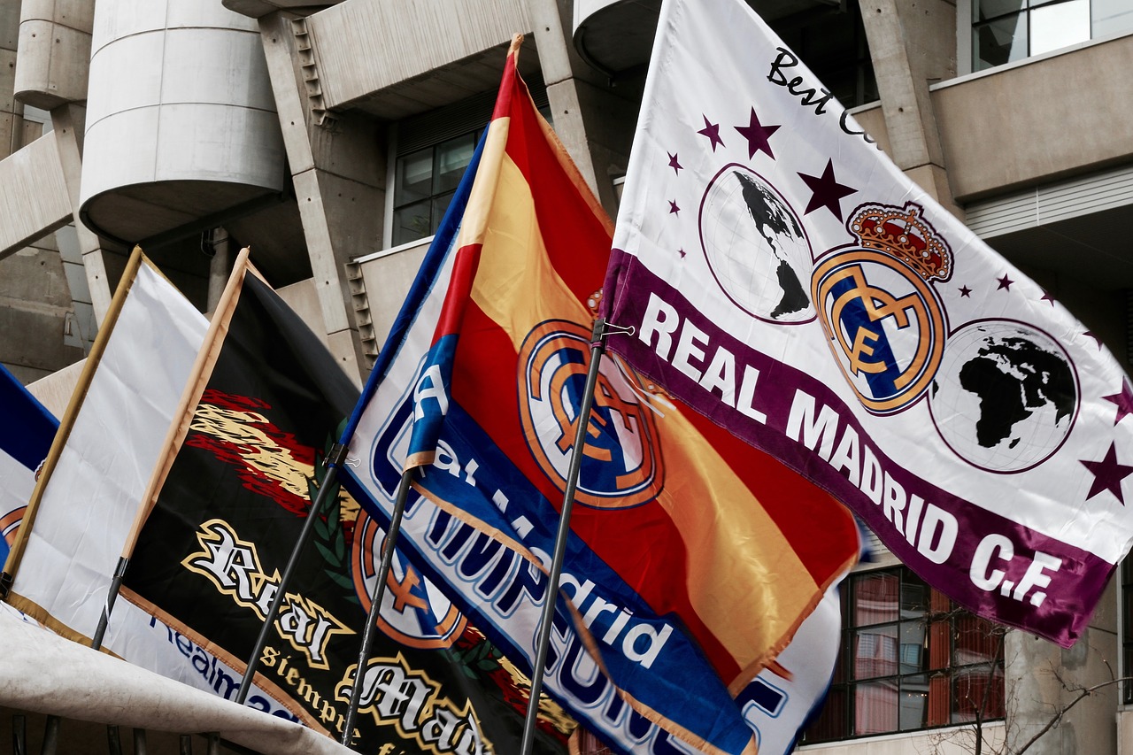 Futbolas, Tikrasis Madridas, Futbolas, Bernabéu, Vėliavos, Nemokamos Nuotraukos,  Nemokama Licenzija