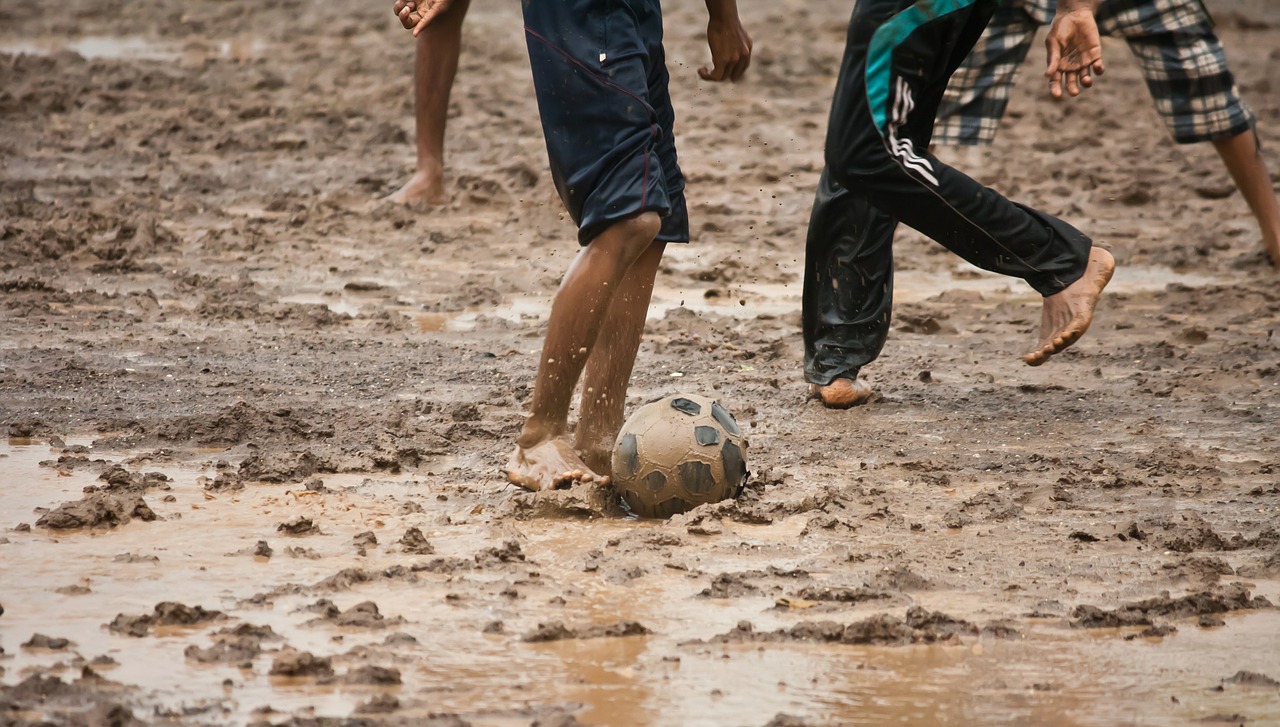 Futbolas, Skalauti, Futbolas, Purvinas, Purvas, Vaikai, Vaikai, Žaisti, Nemokamos Nuotraukos,  Nemokama Licenzija