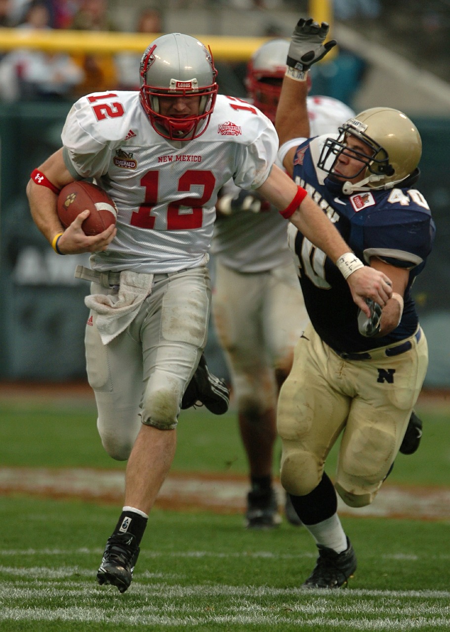 Futbolas, Amerikietis, Žaidėjas, Bėgikas, Sportas, Spręsti, Bėgimas, Quarterback, Rutulinis Vežėjas, Paleisti