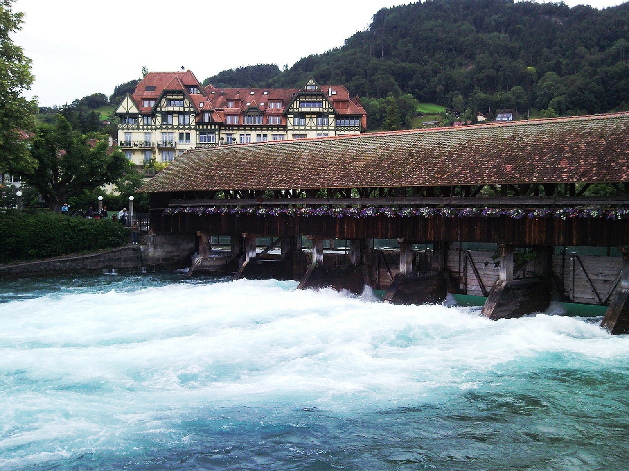 Pėsčiųjų Tiltas, Gedekte Tiltas, Aarebrücke, Tiltas, Upė, Džemas, Weir, Šveicarija, Thun, Nemokamos Nuotraukos