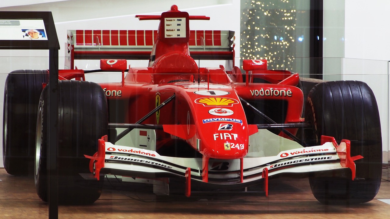 Formulė 1, Ferrari, Raudona, Bateliai, Mašinų Lenktynės, Varikliai, Greitai, Vairuoti, Jėga, Lenktynės