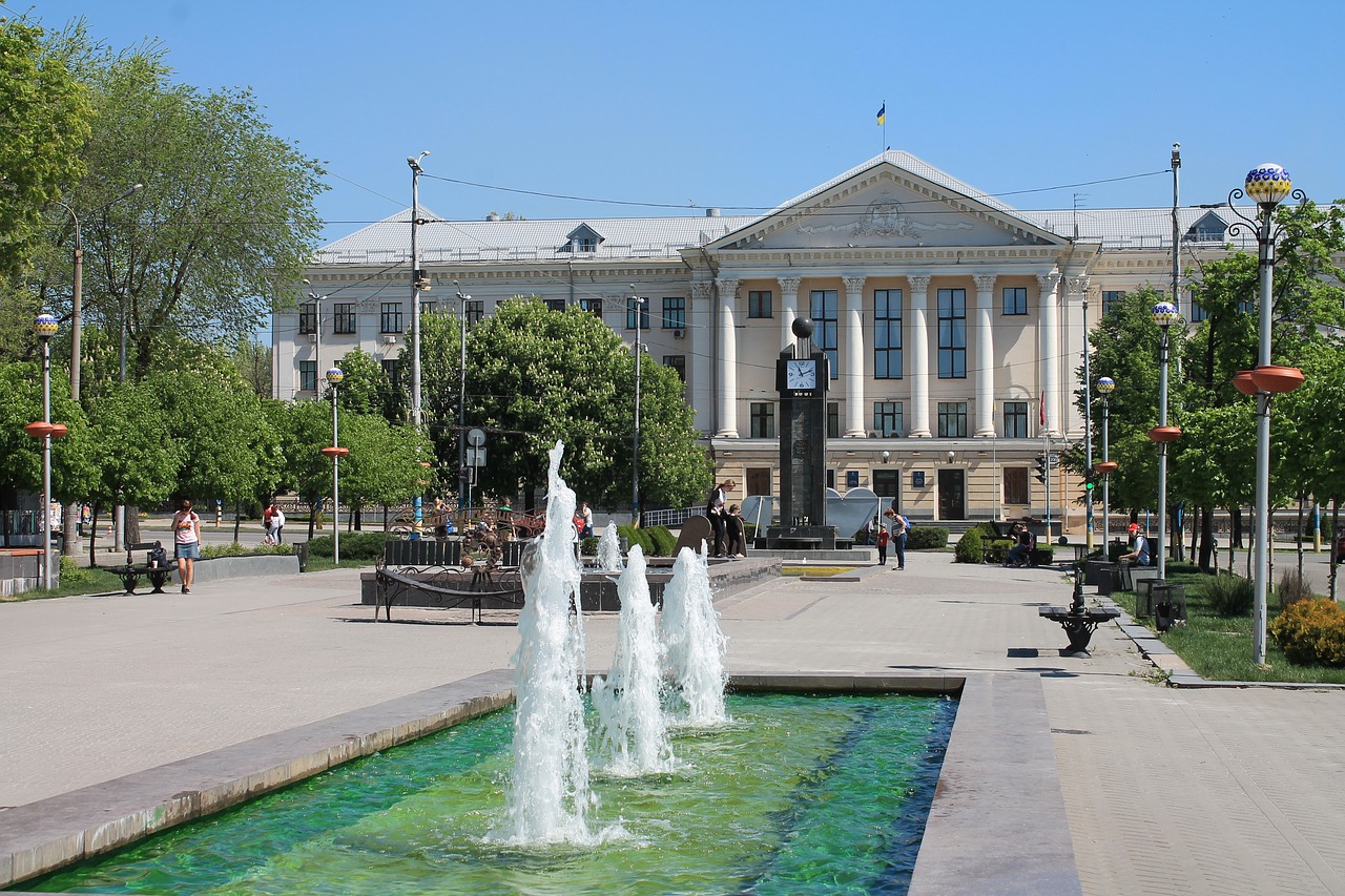 Fontanas,  Ukraina,  Zaporožė,  Miesto Rotušė,  Pavasaris,  Architektūra,  Namas,  Statyba,  Medis,  Gražus Pastatas