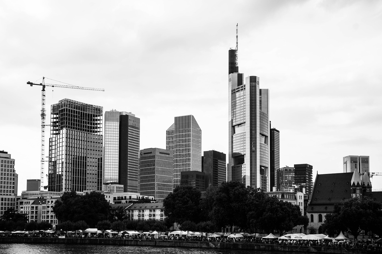 Frankfurtas, Hesse, Vokietija, Lankytinos Vietos, Dangoraižis, Architektūra, Panorama, Perspektyva, Pagrindiniai Bankai, Juoda Ir Balta