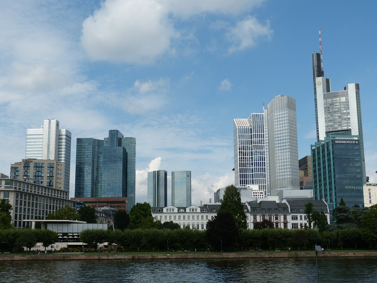 Frankfurtas, Miesto Panorama, Dangoraižiai, Panorama, Architektūra, Dangoraižis, Upė, Miestas, Vokietija, Pagrindinis