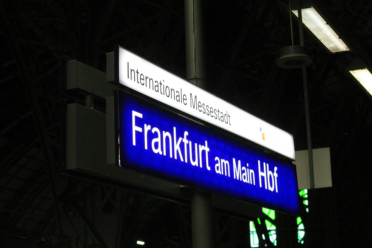 Frankfurtas, Pagrindinis, Traukinių Stotis, Šviesus, Prekybos Mugės Miestas, Tarptautinis, Mėlynas, Balta, Frankfurtas Yra Pagrindinė Vokietija, Miesto Centras