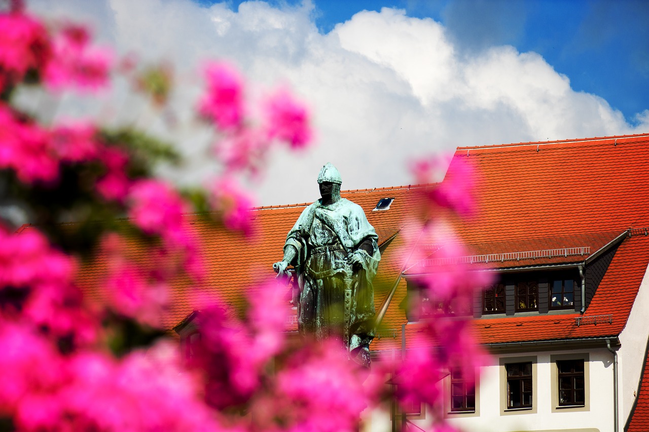 Freiberg,  Viršutinė Rinka,  Turgus,  Fontanas,  Kalnų Akademija,  Otto Turtingas,  Lankytinos Vietos,  Viduramžiai,  Architektūra,  Istoriškai