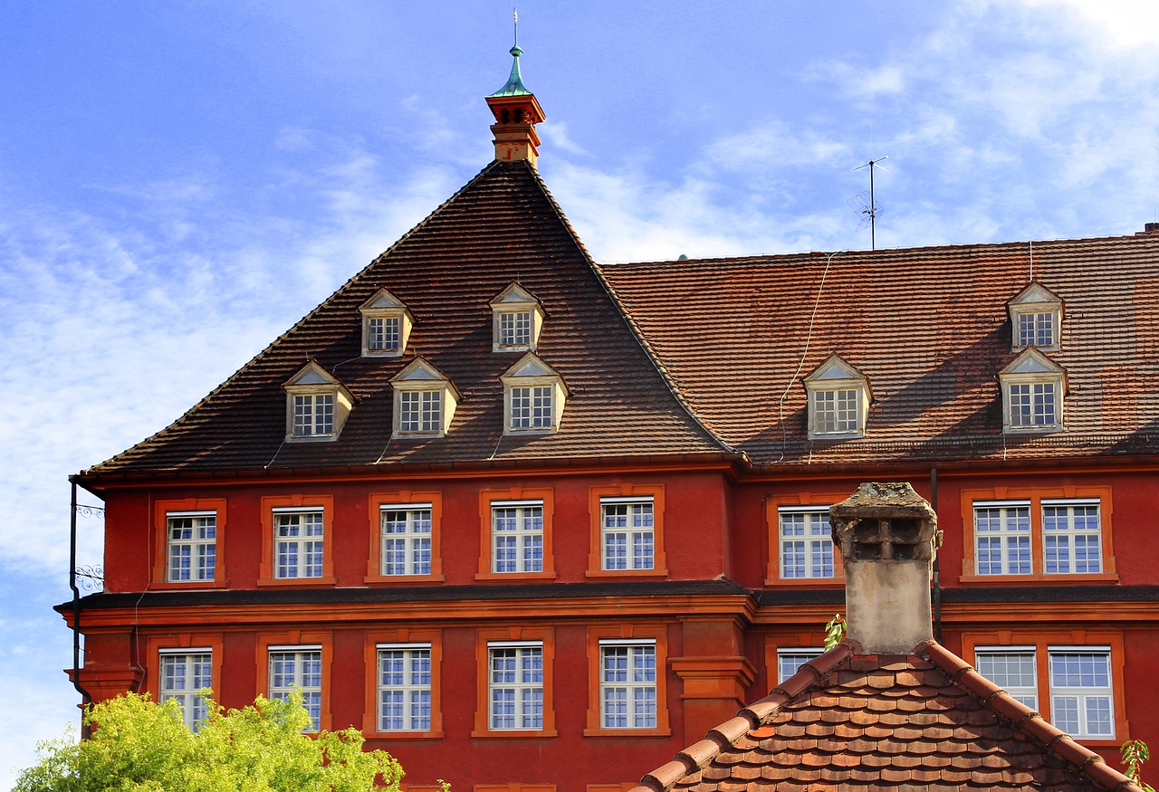 Freiburgas, Raudonas Namas, Mėlynas Dangus, Nemokamos Nuotraukos,  Nemokama Licenzija