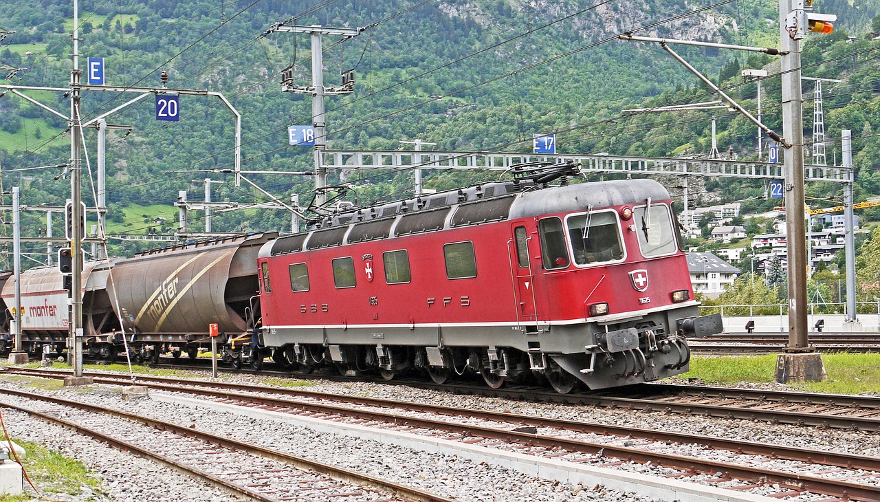 Prekinis Traukinys, Šveicarija, Bėgių Žingsnis Yra Labai Didelis, Kreivės Nuolydis, Kreivė, Vartai, Simplon Tunelis, Brig, Valais, Ronos Slėnis