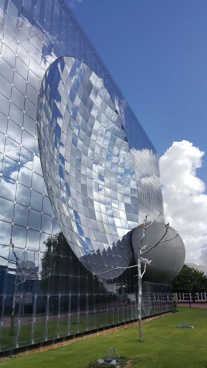 Futuroscope, Fasadas, Veidrodėliai, Debesys, Ateitis, Per Naktį, Šiuolaikiška, Šviesus, Sidabras, Stiklas