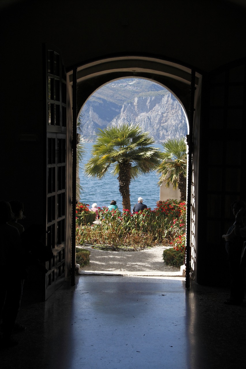 Garda, Malcesine, Italy, Ežeras, Malcesine, Vanduo, Idiliškas, Bankas, Uolos, Nuotaika