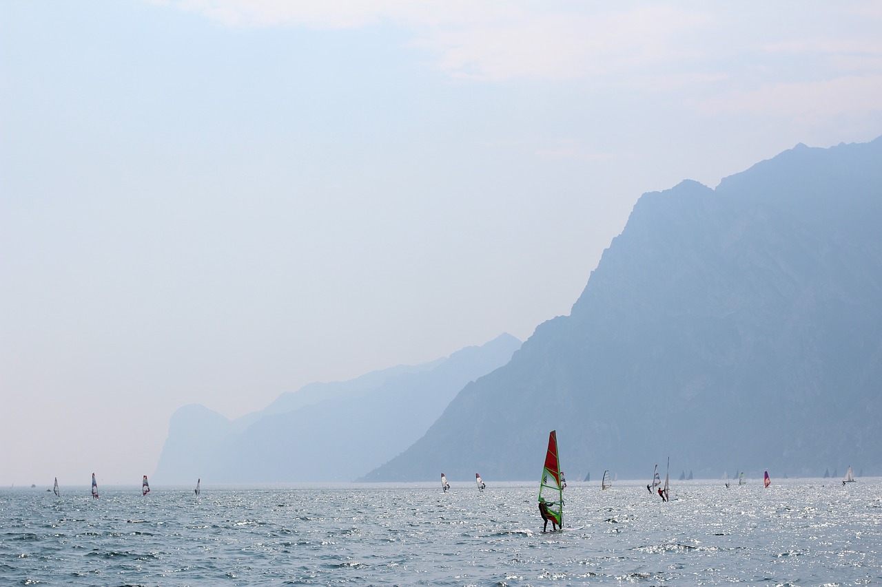 Garda, Italy, Surfer, Naršyti, Ežeras, Kraštovaizdis, Kalnai, Vanduo, Šventė, Vandens Sportas