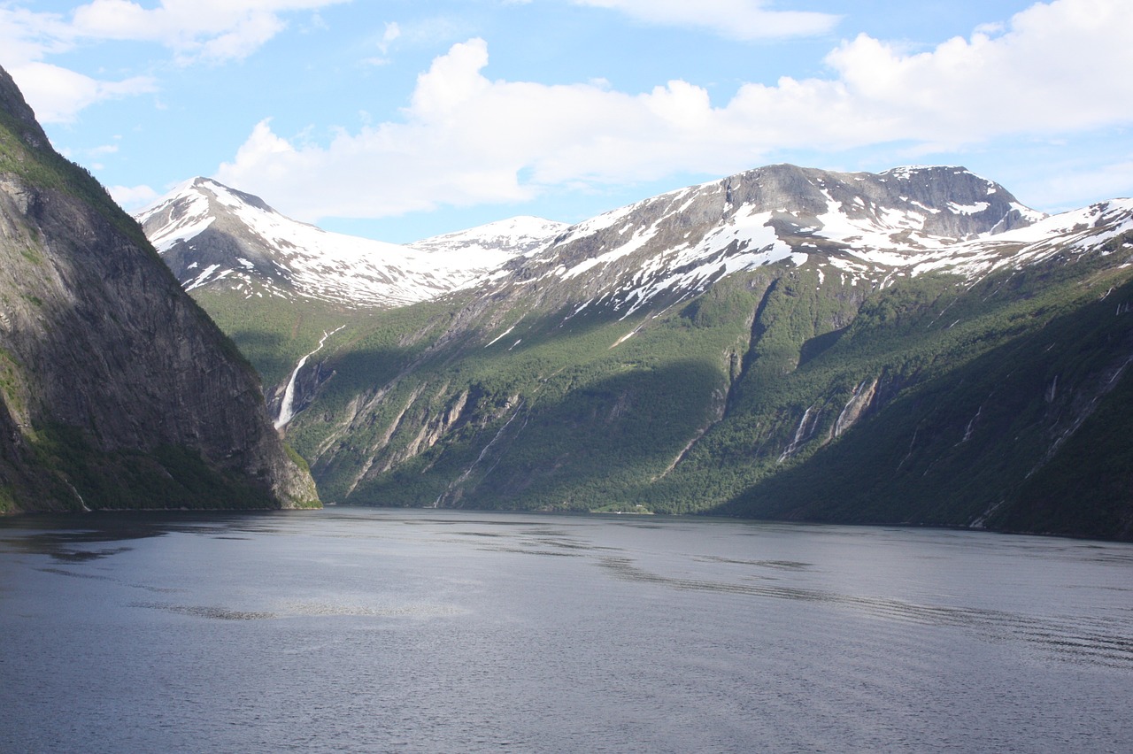 Geirangerfjord,  Snieginiai Kalnai,  Vanduo,  Norvegija,  Fjordas,  Gamta,  Kraštovaizdis,  Skandinavija,  Dangus,  Debesys