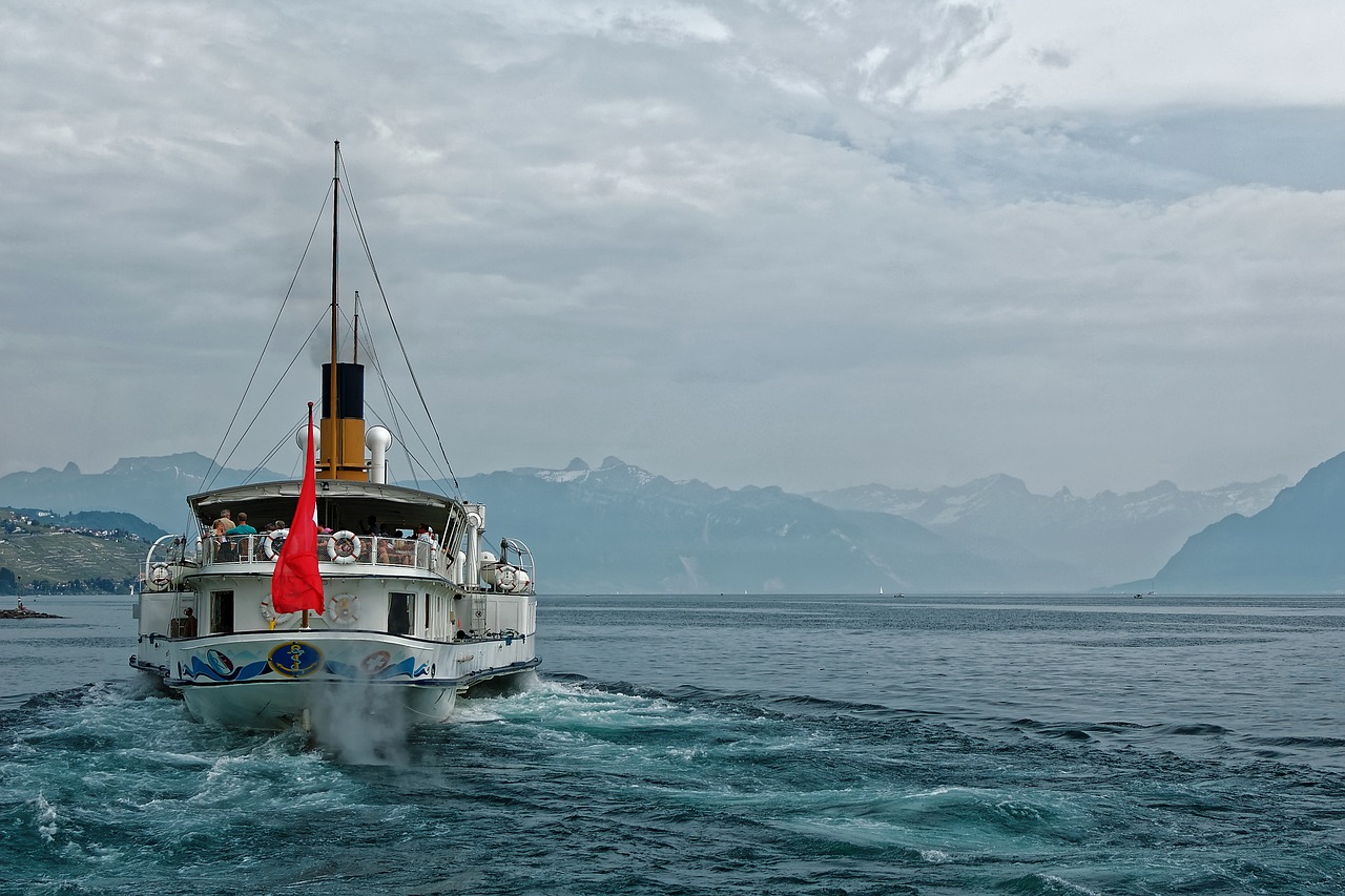 Geneva, Ežeras, Šveicarija, Kalnai, Debesys, Laivas, Boot, Buriu, Garlaivis, Nemokamos Nuotraukos