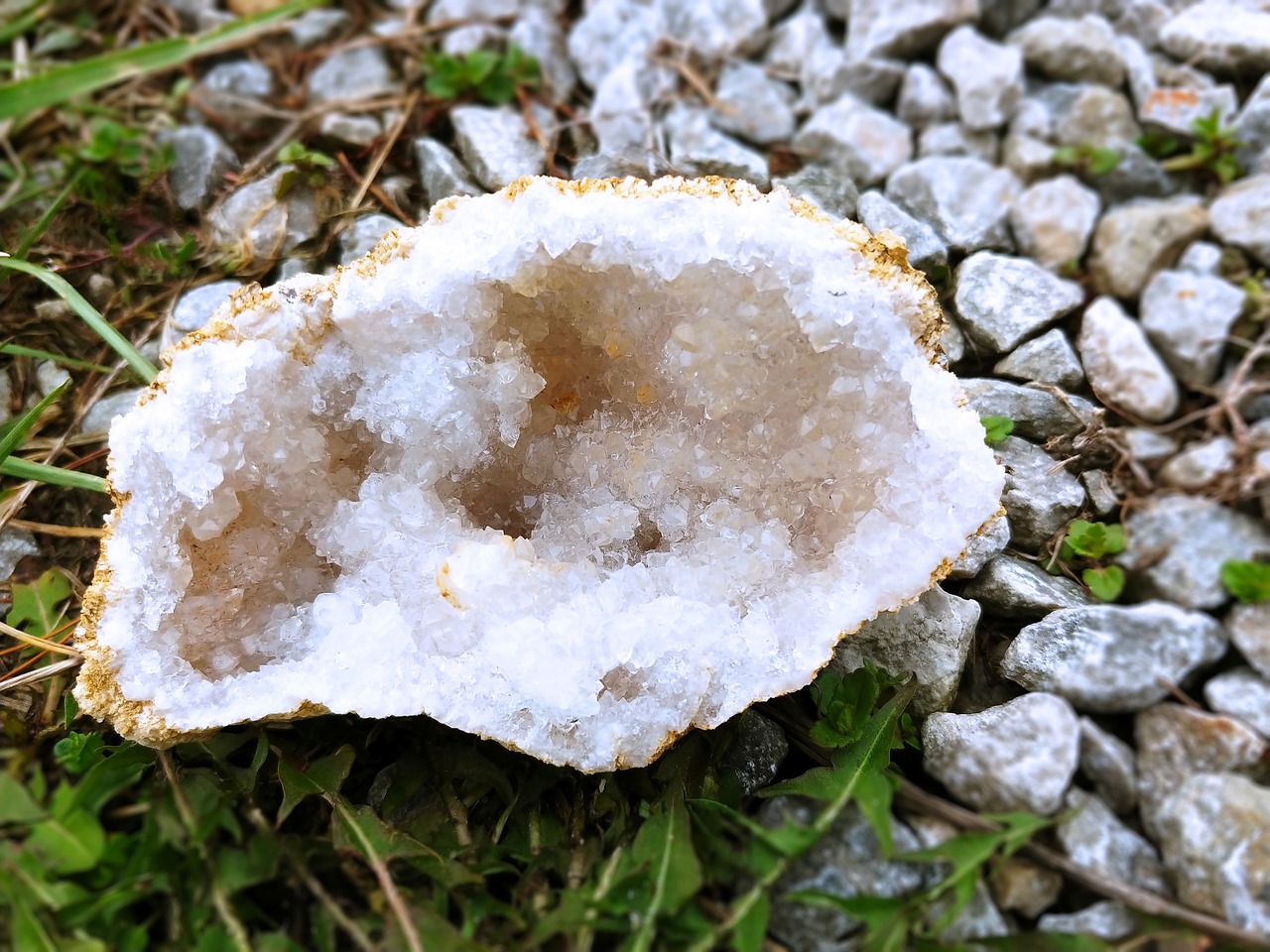 Geode,  Kristalas,  Rokas,  Mineralinis,  Kvarcas,  Geologija,  Kalcitas,  Fluoritas,  Blizgantis,  Gijimas