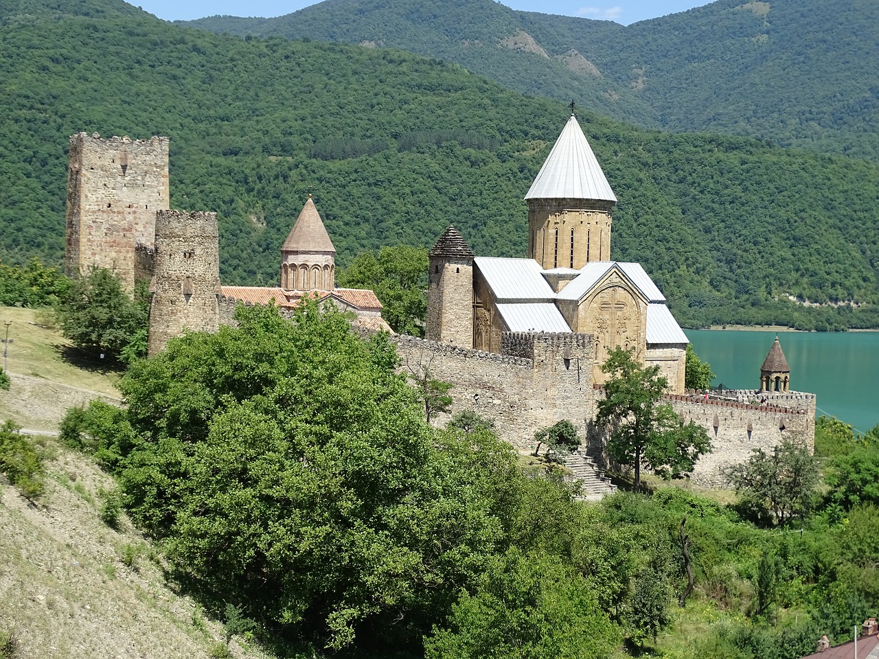 Gruzija, Tvirtovė, Ananuri, Gruzijos Karinis Kelias, Bažnyčia, Viduramžiai, Kaukazas, Panorama, Nemokamos Nuotraukos,  Nemokama Licenzija