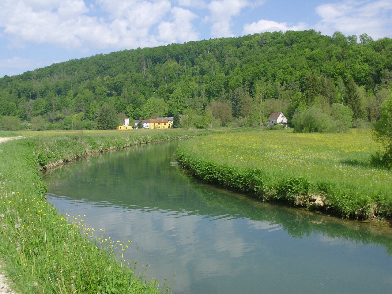 Vokietija, Kraštovaizdis, Kalnai, Dangus, Debesys, Miškas, Medžiai, Miškai, Žolė, Augalai