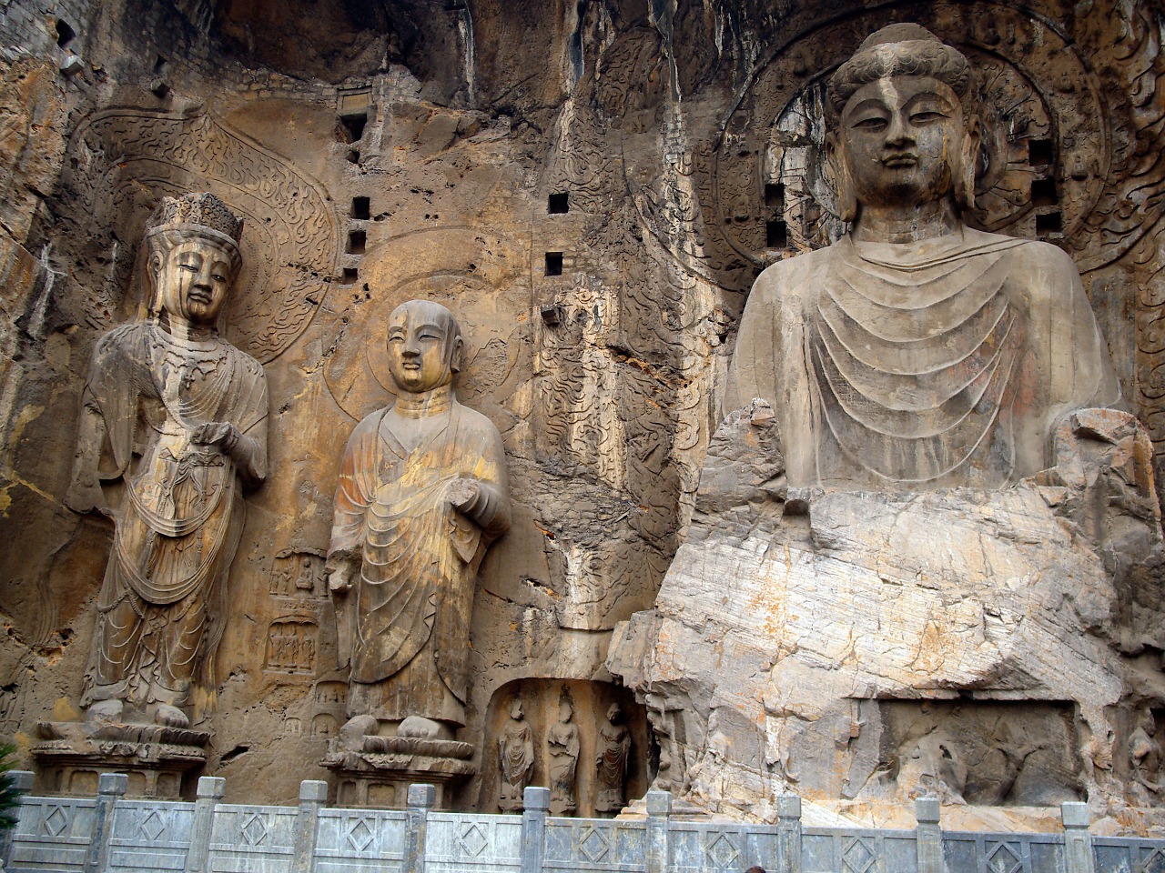 Didžiojo Budos Urvas, 493 Metai Po Jc, Fengxian Šventykla, Tango Dinastija, Meditacija, Urvai, Drakono Vartai, Statulos, Pasekėjai, Skulptūros