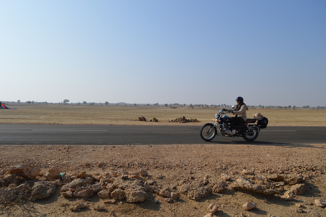 Mergaitė, Baikeris, Indija, Laisvė, Motociklas, Jaisalmer, Nemokamos Nuotraukos,  Nemokama Licenzija