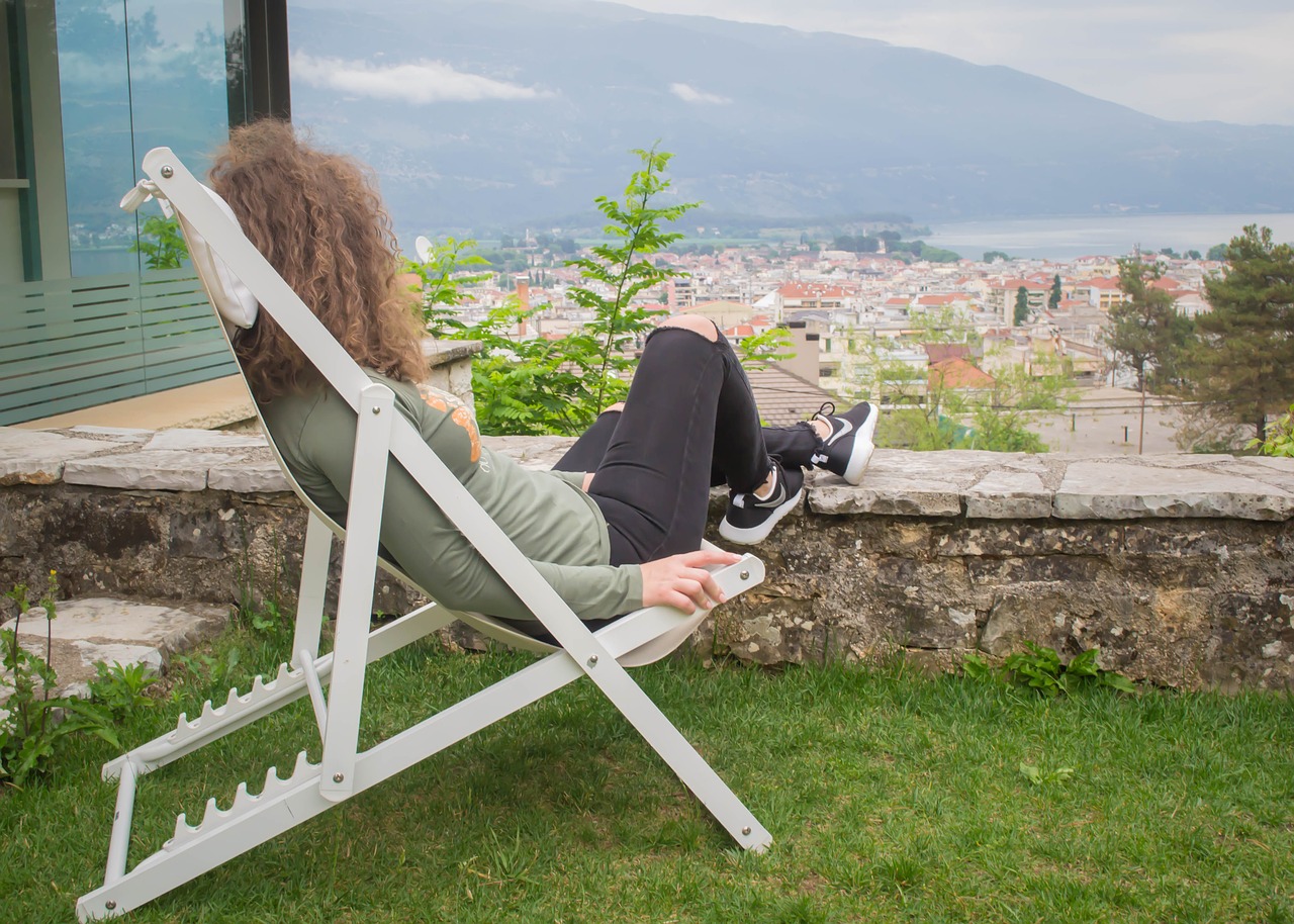 Mergaitė, Saulės Biliardas, Žiūri, Toli, Vaizdas, Antena, Panorama, Ioannina, Graikija, Moteris