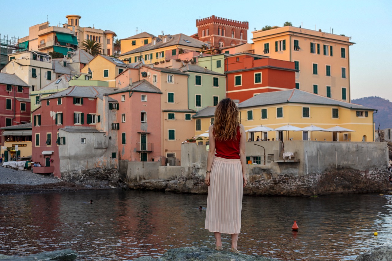 Mergina,  Spalvinga,  Spalvingi Namai,  Italija,  Genuja,  Papludimys,  Jūra,  Rokas,  Cinque Terre,  Atostogos