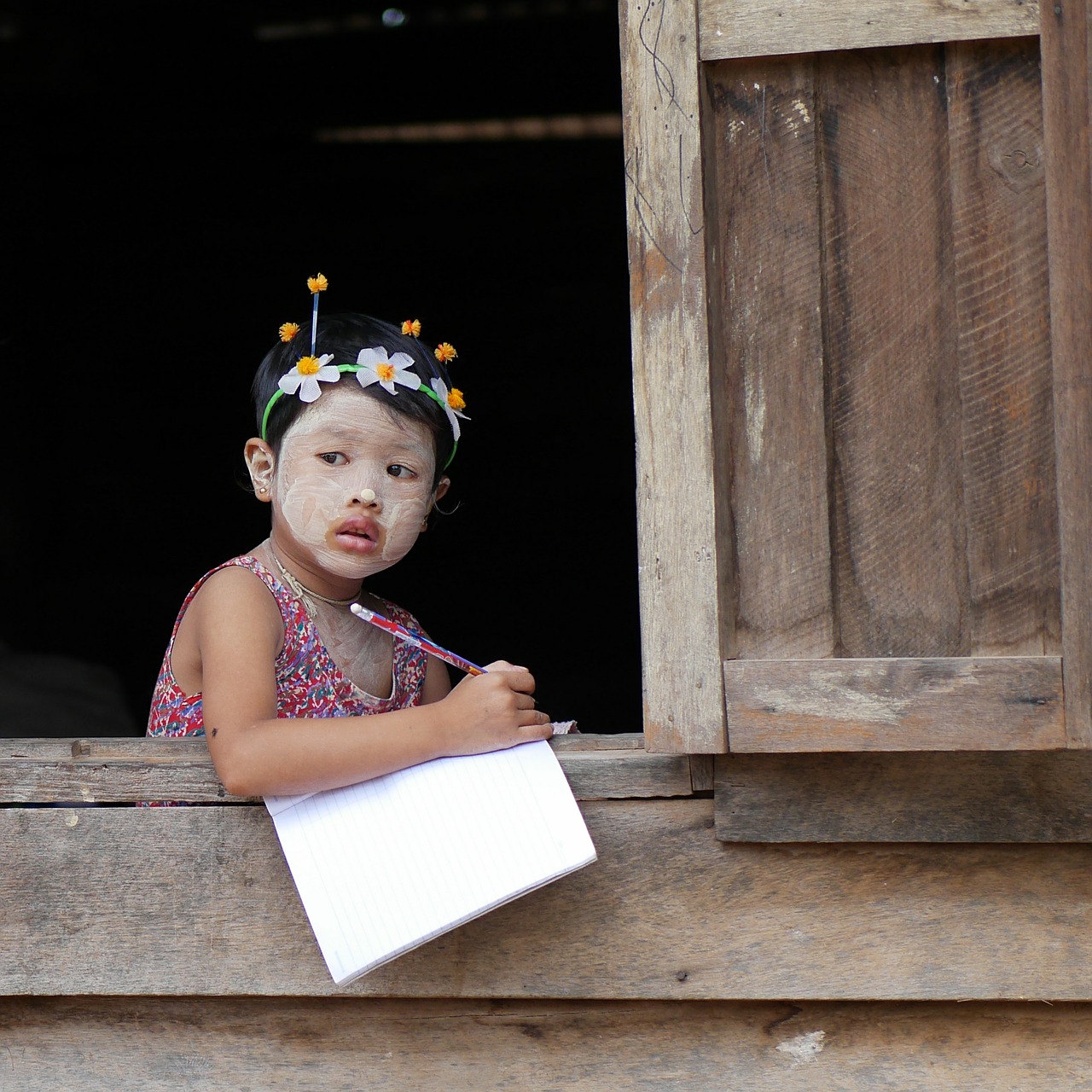 Mergaitė, Mianmaras, Mokykla, Studentai, Mokyklos Vaikai, Mokymas, Namų Darbai, Burma, Nemokamos Nuotraukos,  Nemokama Licenzija
