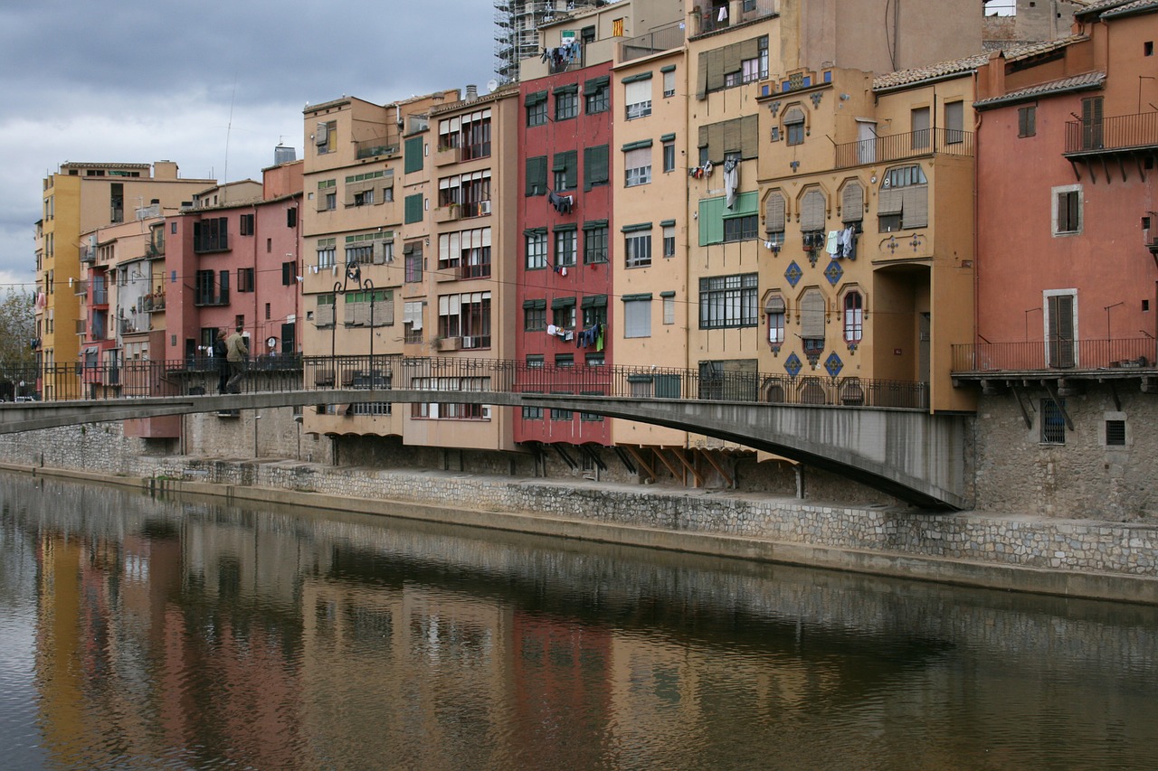 Girona, Miesto Kraštovaizdis, Pastatai, Kanalas, Ispanija, Upė, Nemokamos Nuotraukos,  Nemokama Licenzija