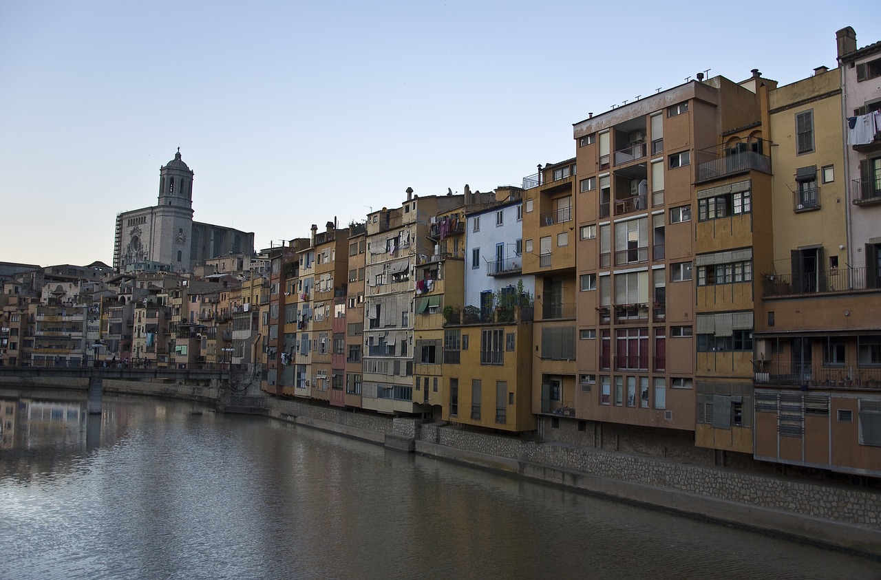 Girona, Upė, Pastatai, Kanalas, Panoraminis, Katalonija, Viduržemio Jūros, Vanduo, Gerona, Miesto Kraštovaizdis