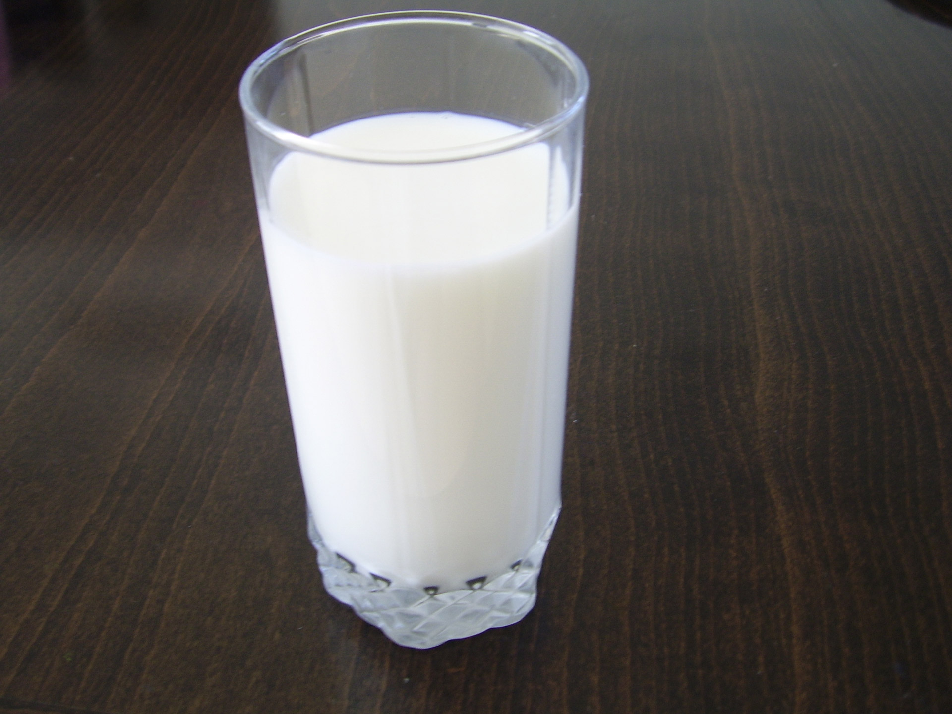 Pienas,  Balta,  Kalcio,  Stiprus,  Dantys,  Osteoporozė,  Stiklinė Pieno, Nemokamos Nuotraukos,  Nemokama Licenzija