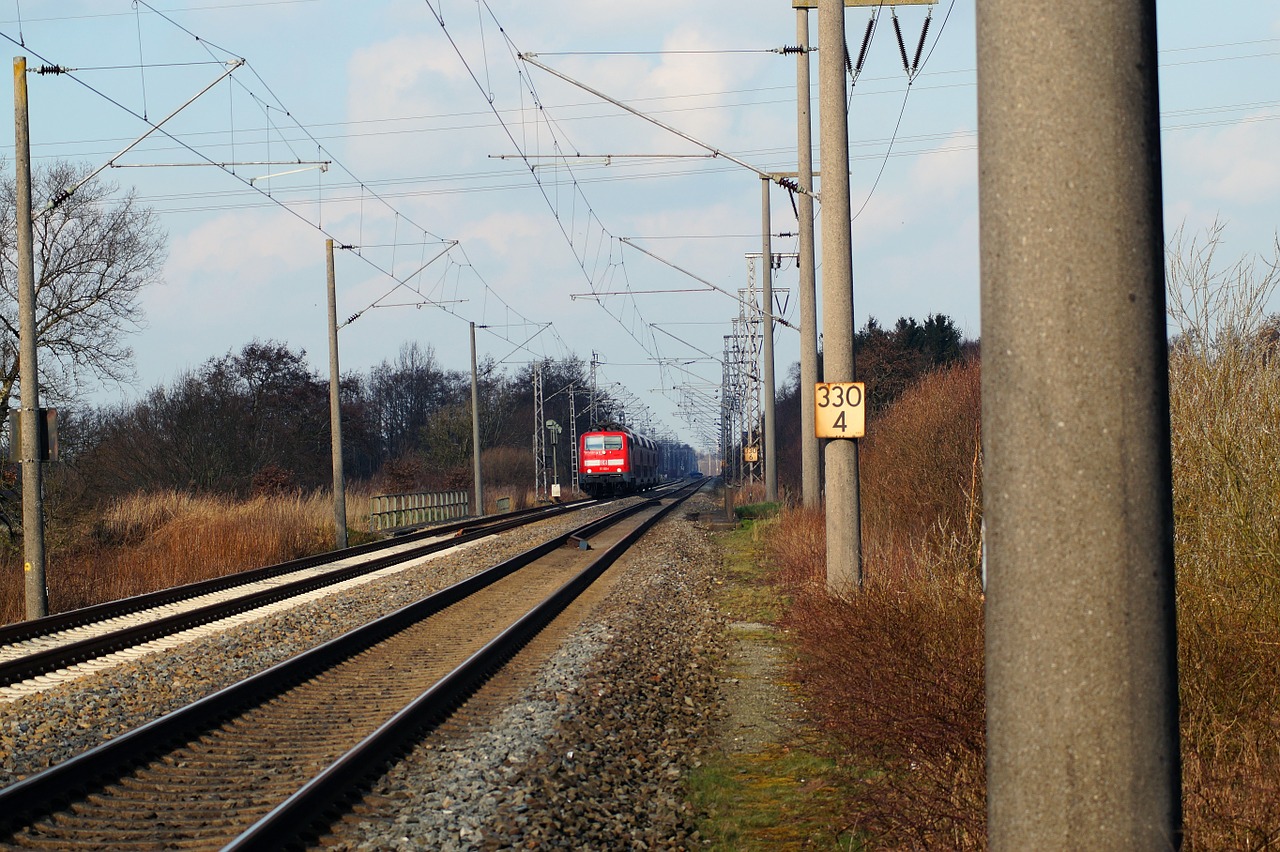 Gleise, Atrodė, Traukinys, Lokomotyvas, Transportas, Lygių Perėjimas, Greitai, Nemokamos Nuotraukos,  Nemokama Licenzija