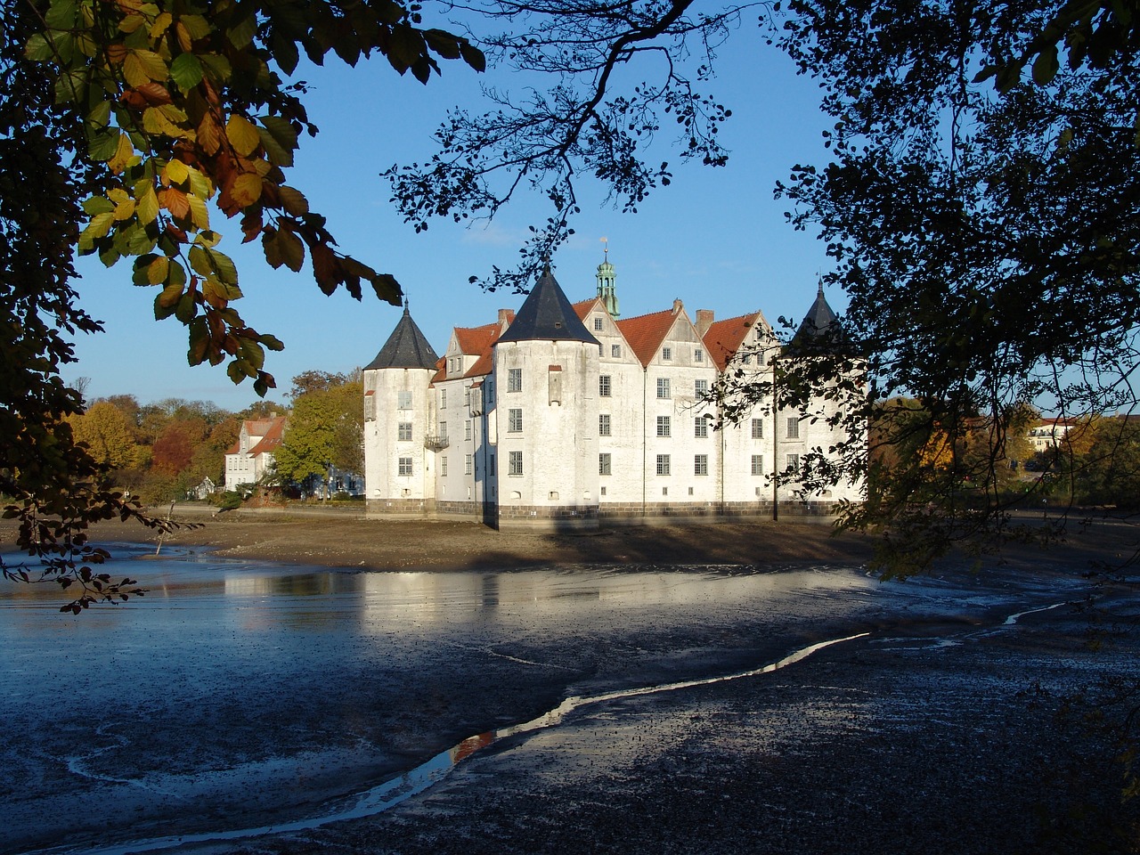 Glücksburg, Pilis, Meklenburgas, Lankytinos Vietos, Pastatas, Wasserschloss Glücksburg, Be Vandens, Pilies Tvenkinys, Nemokamos Nuotraukos,  Nemokama Licenzija