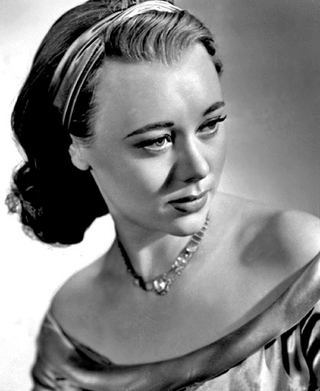 Glynis Johns, Aktorė, Etapas, Filmas, Šokėja, Pianistas, Dainininkė, Atlikėjas, Teatras, Britanija