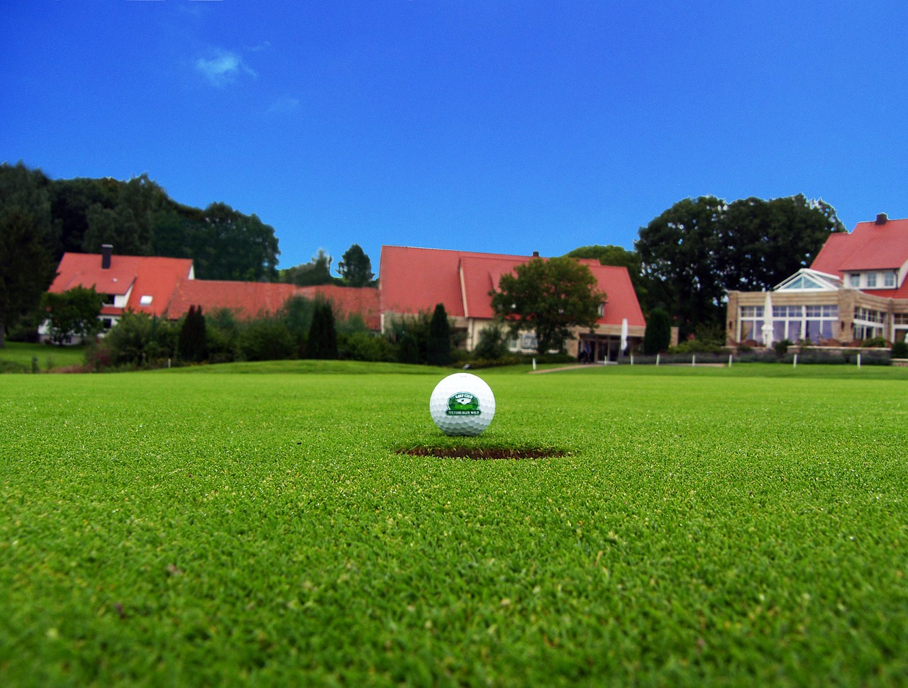 Golfo Kamuoliukas, Golfas, Golfo Skylė, Golfo Aikštė, Golfo Žaidimas, Žaisti, Įdėti, Putten, Skubėti, Žalias