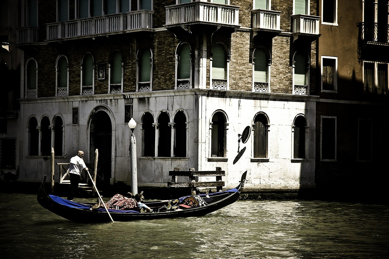 Gondola, Kanalas, Venecija, Italy, Kelionė, Valtis, Vanduo, Venetian, Romantiškas, Gondolieris