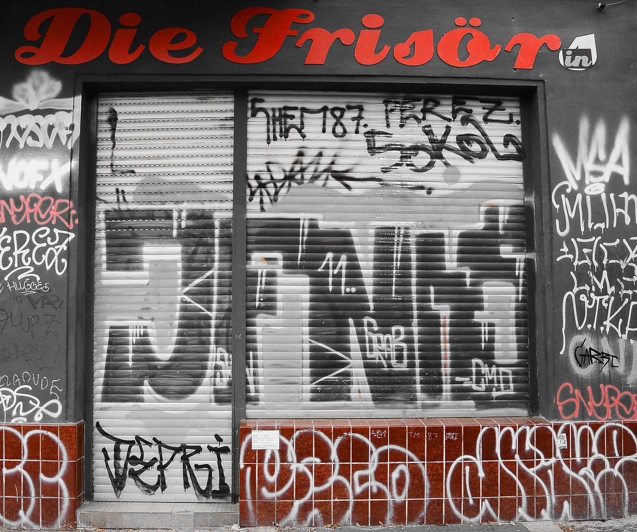 Grafiti, Gatvės Menas, Miesto Menas, Fjeras, Purkštuvas, Siena, Grafiti Siena, Namo Fasadas, Berlynas, Kreuzberg