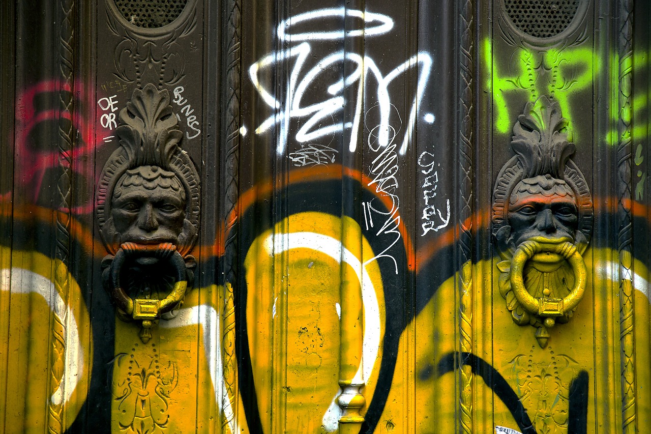 Grafiti, Durys, Žiedai, Barcelona, Gatvės Menas, Siena, Namas, Nemokamos Nuotraukos,  Nemokama Licenzija