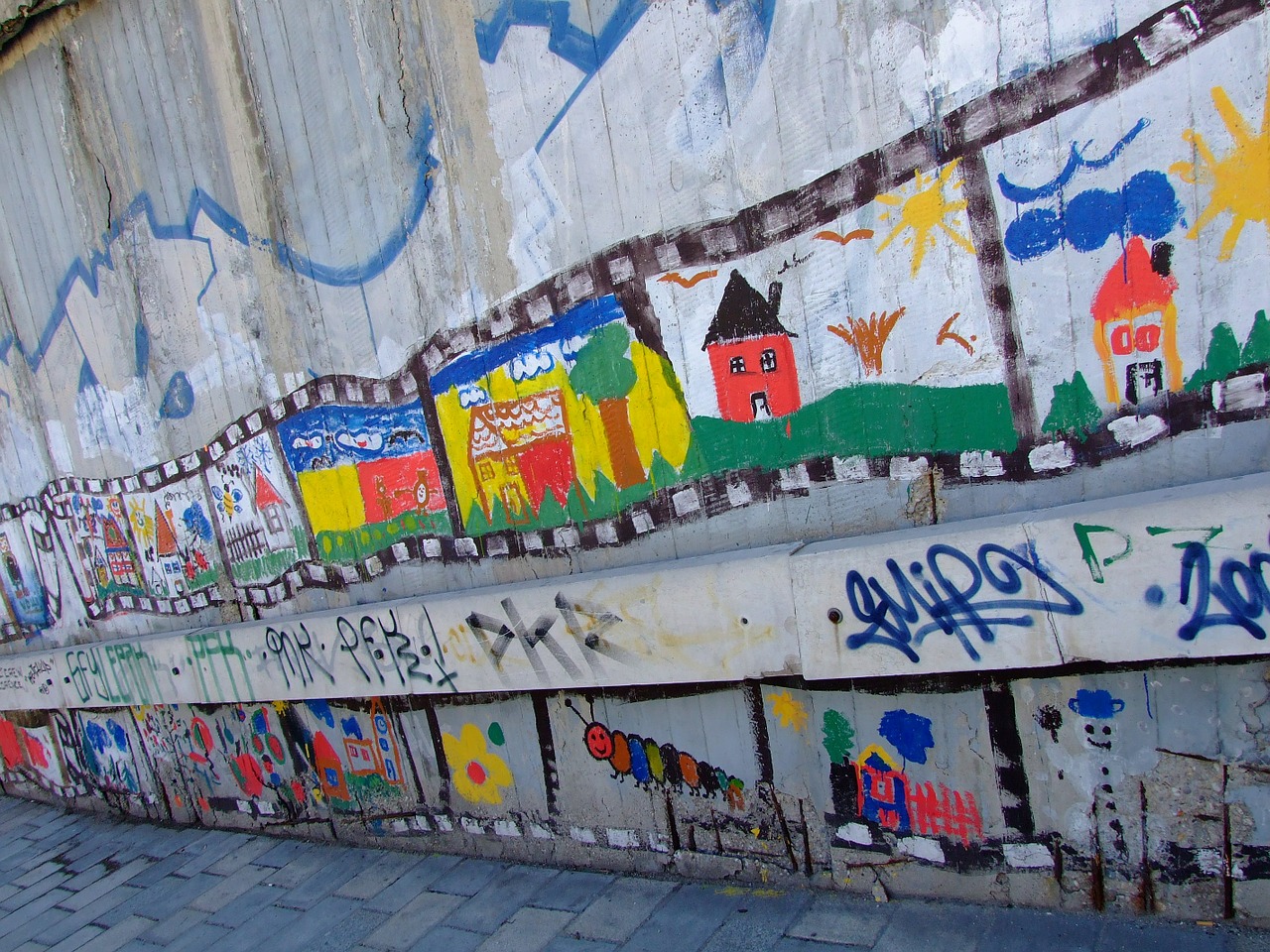 Grafiti, Siena, Gatvė, Dažyti, Spalvinga, Piešimas, Fonas, Bratislava, Miestas, Nemokamos Nuotraukos