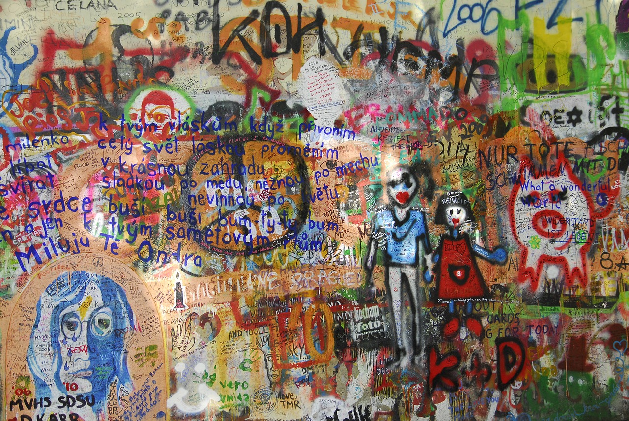 Grafiti, Menas, Siena, Gatvės Menas, Kūrybiškumas, Spalvinga, Purškiamas, Hauswand, Spalvos, Komunikacija